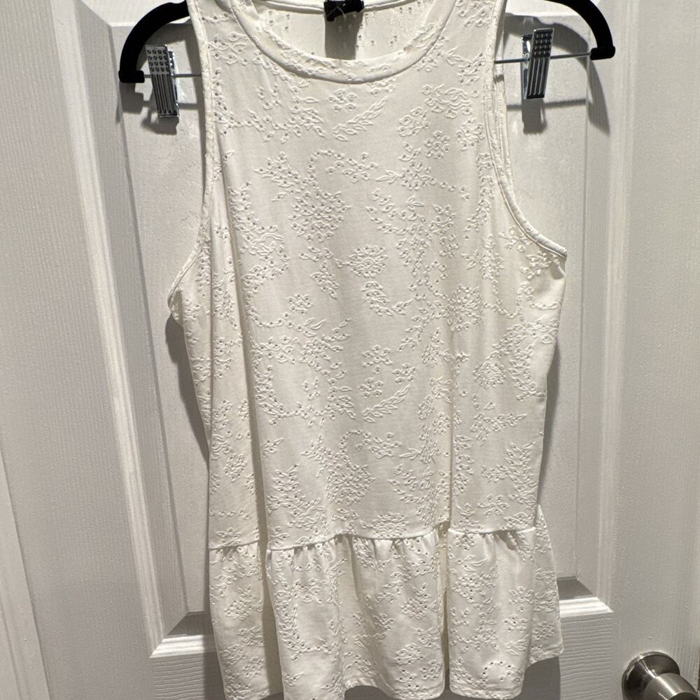 W5 White Floral Textured Ruffle Hem Sleeveless Round Neck Tank Top Size S